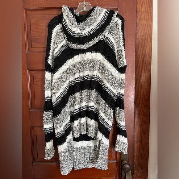 XL Kensie Pullover Sweater - Picture 2 of 3